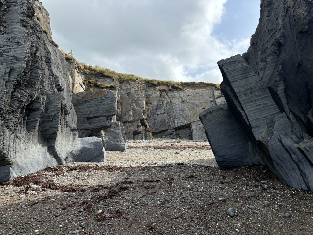 Making the most of the Summer Holidays 2024! 12 Access to the secluded beach at Gwbert's coastline.