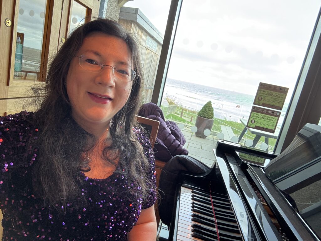 Reflecting on 2025: Public Speaking, Pianos and Niching- Grabbing the Opportunities with both hands! 11 IMG 2999